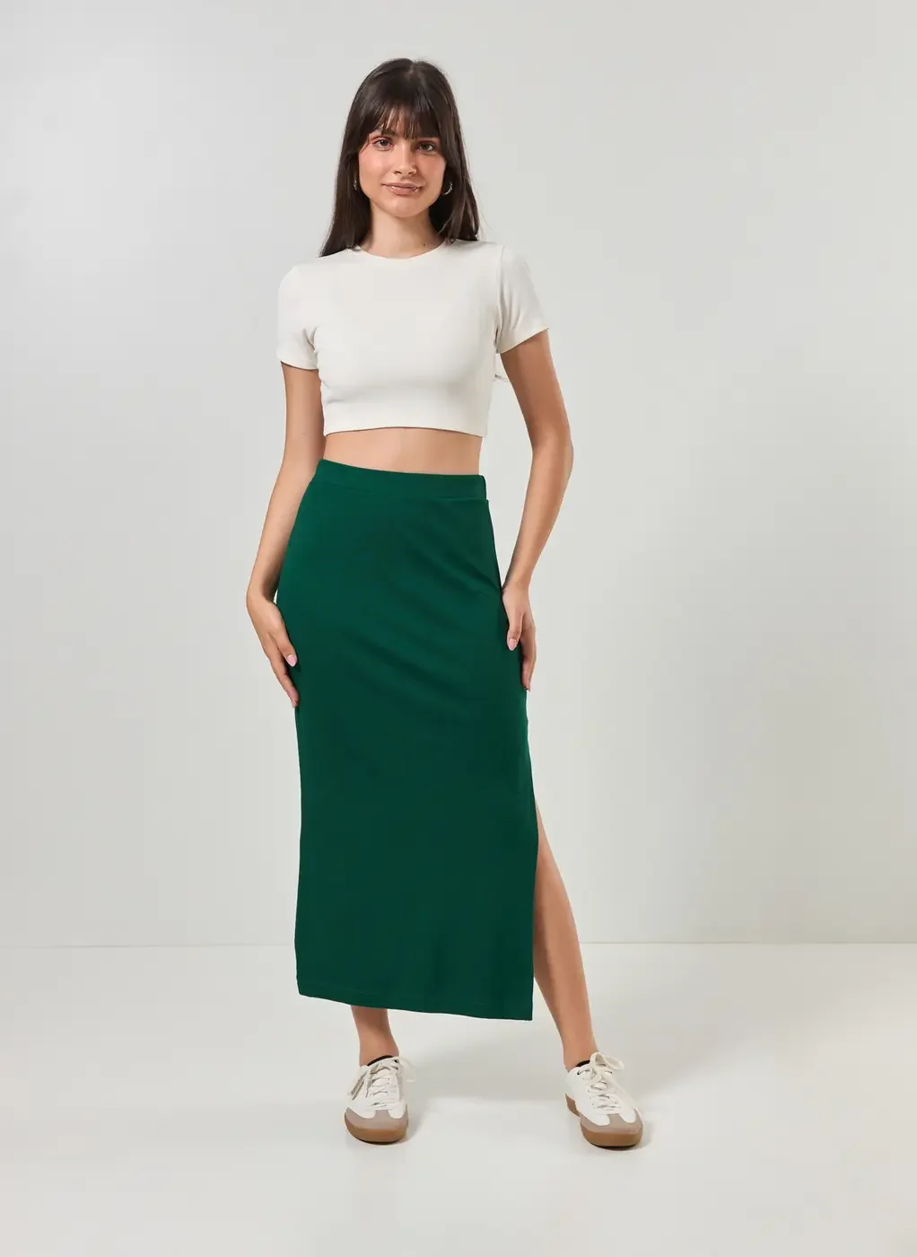 Saia Midi Em Malha Canelada Com Fenda