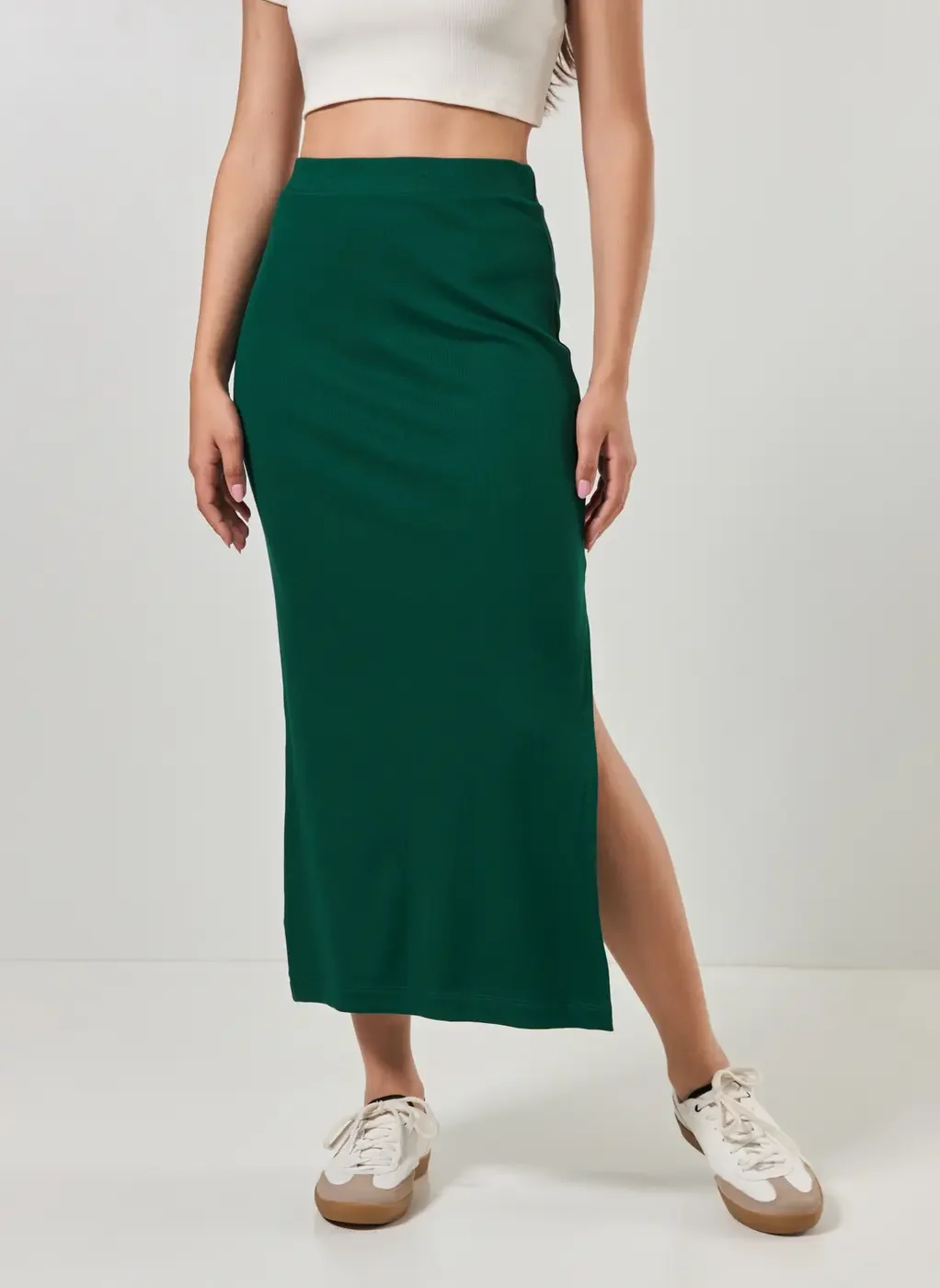 Saia Midi Em Malha Canelada Com Fenda