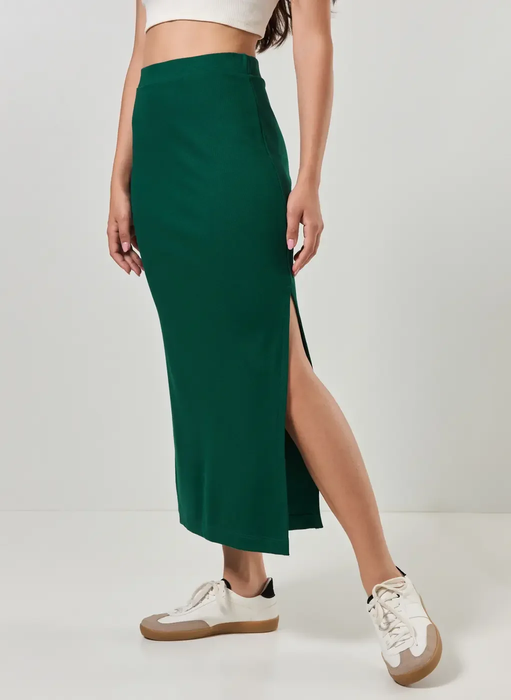 Saia Midi Em Malha Canelada Com Fenda
