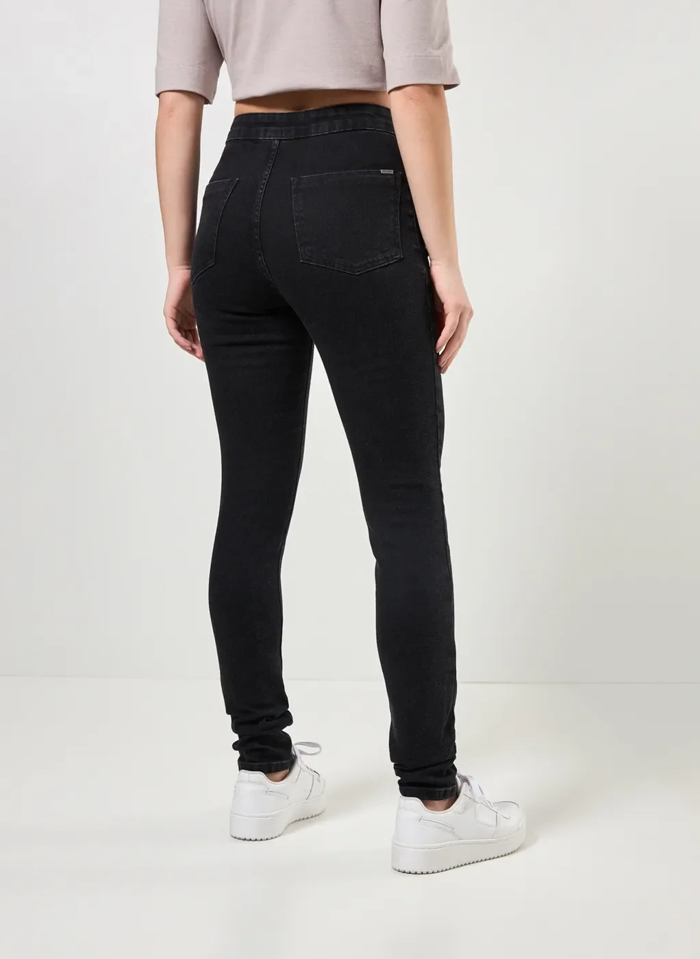 Calça Jeans Skinny Básica Com Elastano