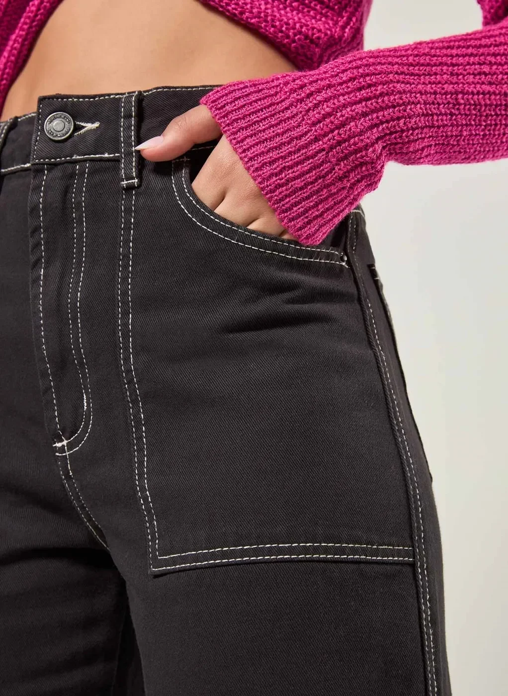 Calça Wide Leg Sarja Com Costuras Contrastantes