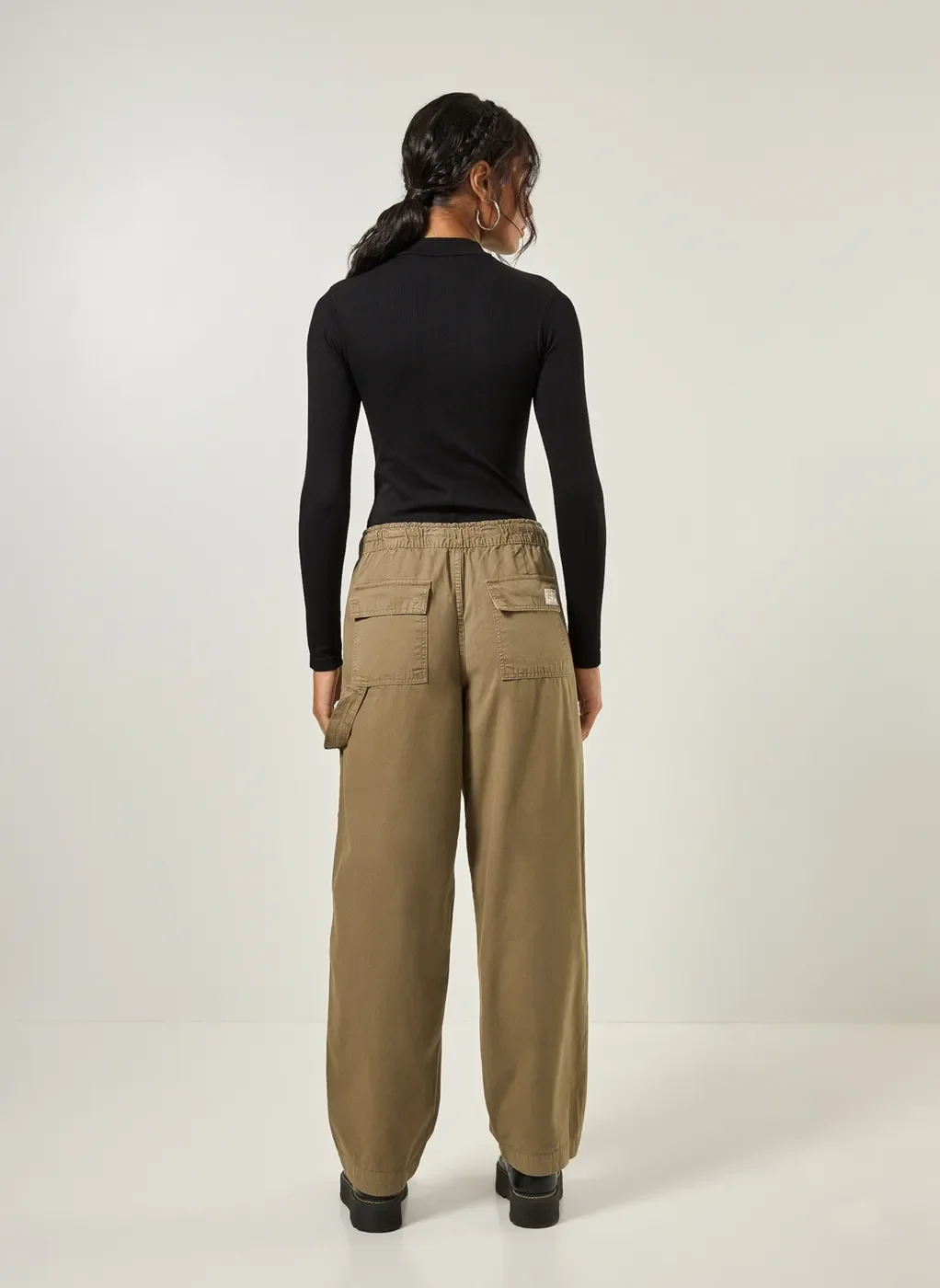 Calça Wide Leg Em Sarja Verde Militar