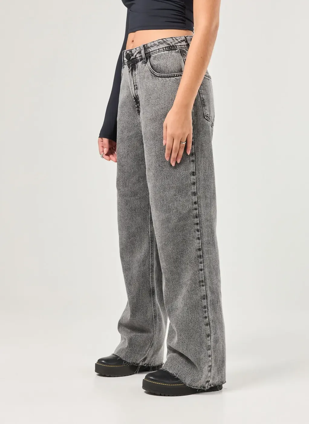 Calça Wide Leg Jeans Cintura Média