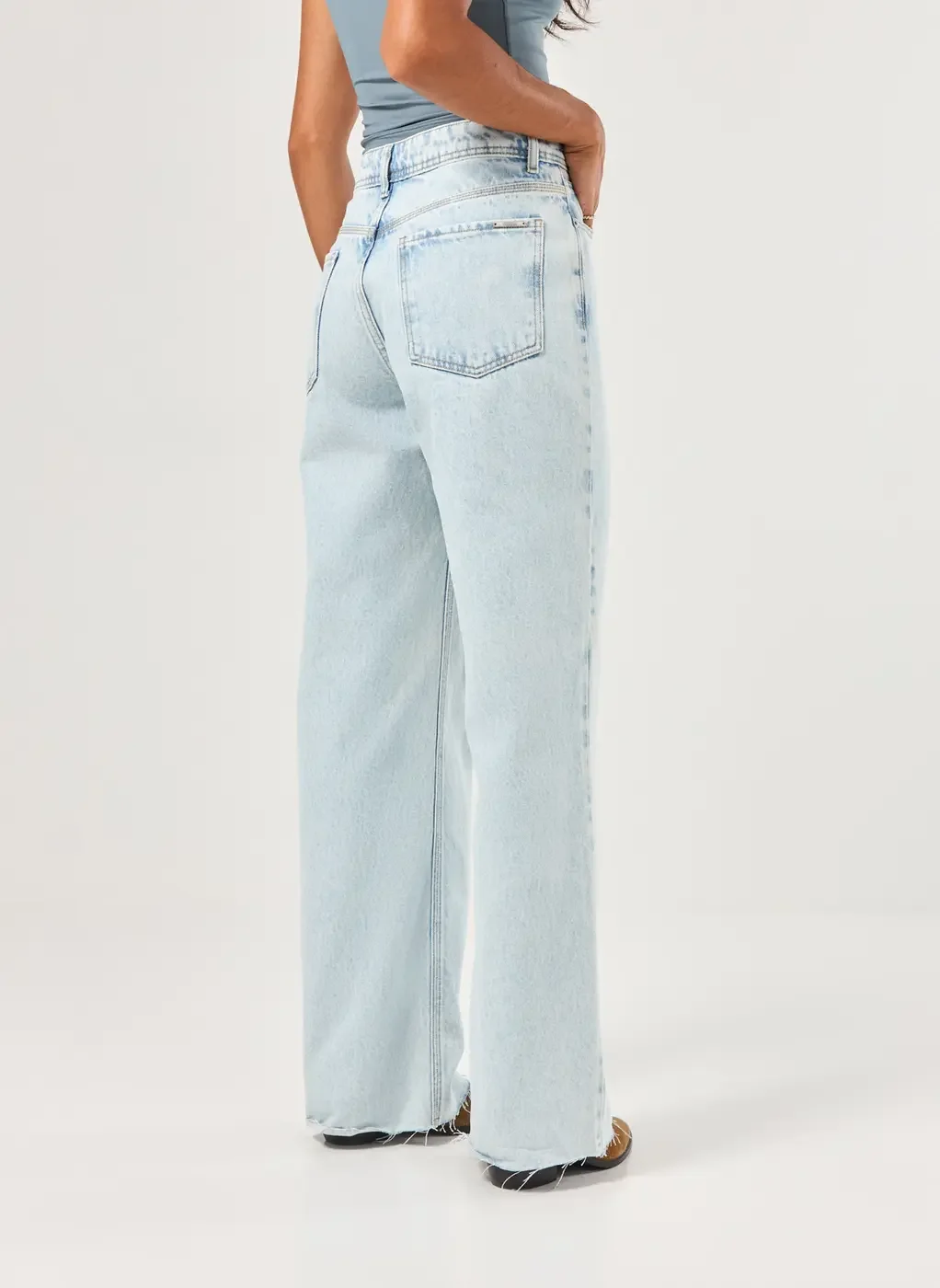Calça Wide Leg Jeans Cintura Média