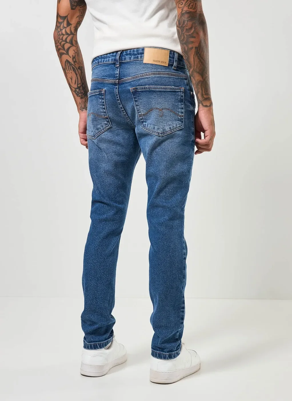 Calça Jeans Skinny Com Elastano E Rasgos