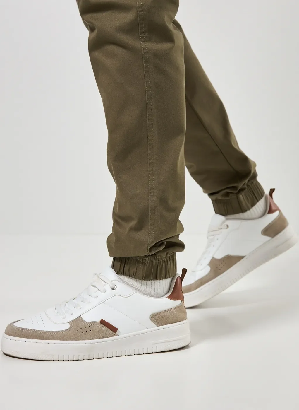 Calça Chino Jogger Verde Militar