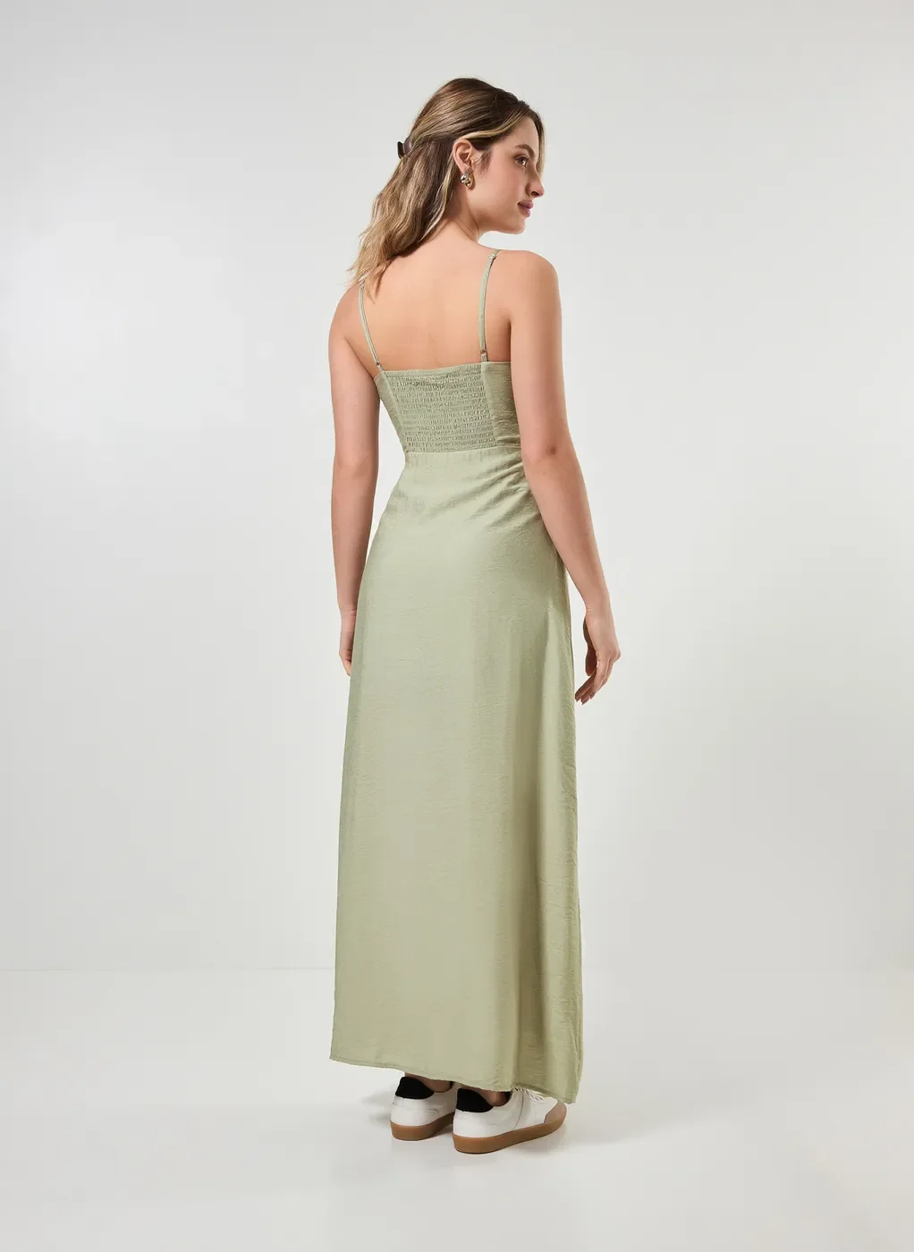 Vestido Midi Com Fenda E Alcinhas