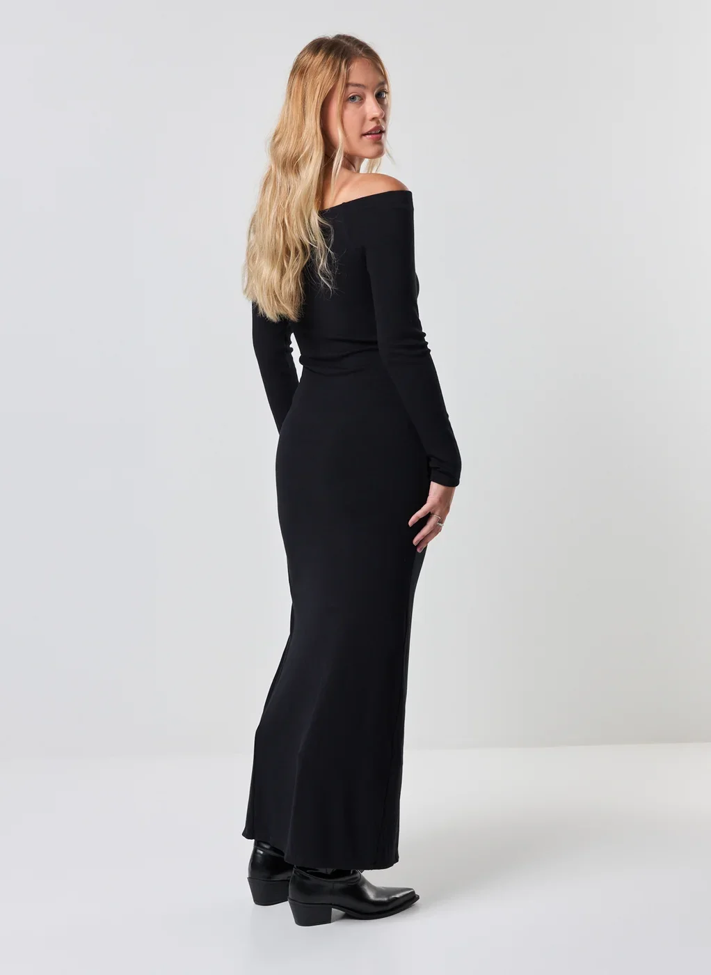 Vestido Midi De Manga Longa Com Fenda