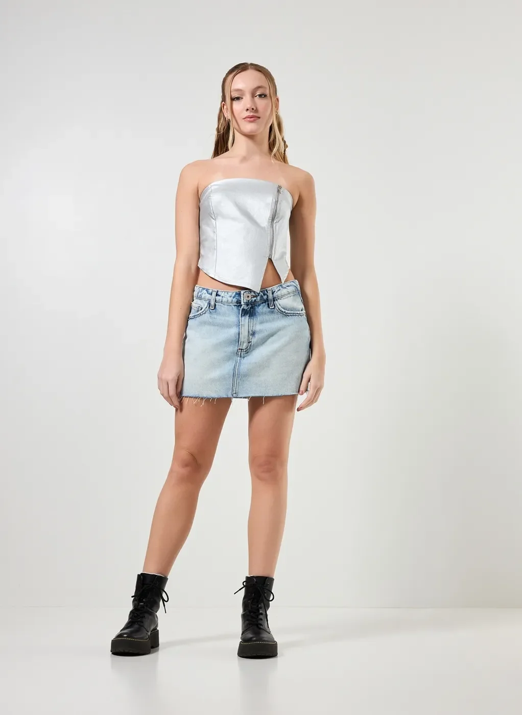 Cropped Sem Alças Metalizado Com Zíper