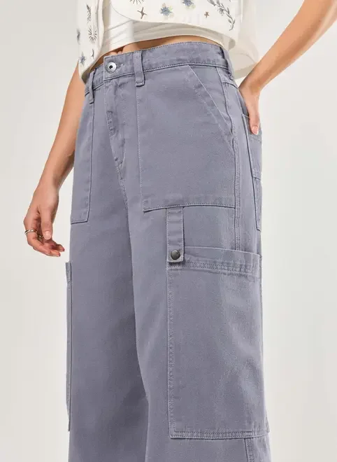 Calça Cargo Em Sarja