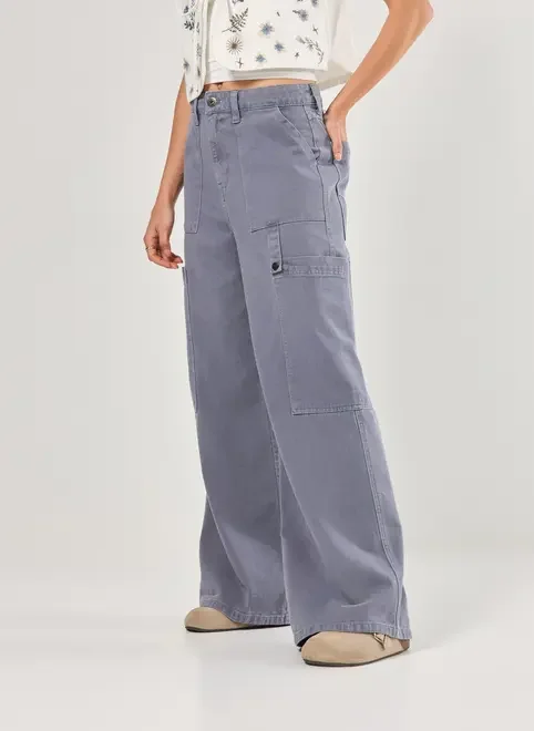 Calça Cargo Em Sarja