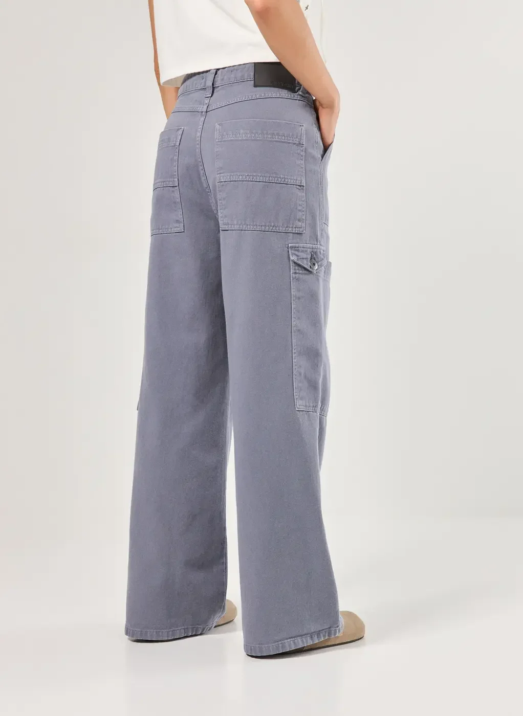 Calça Cargo Em Sarja