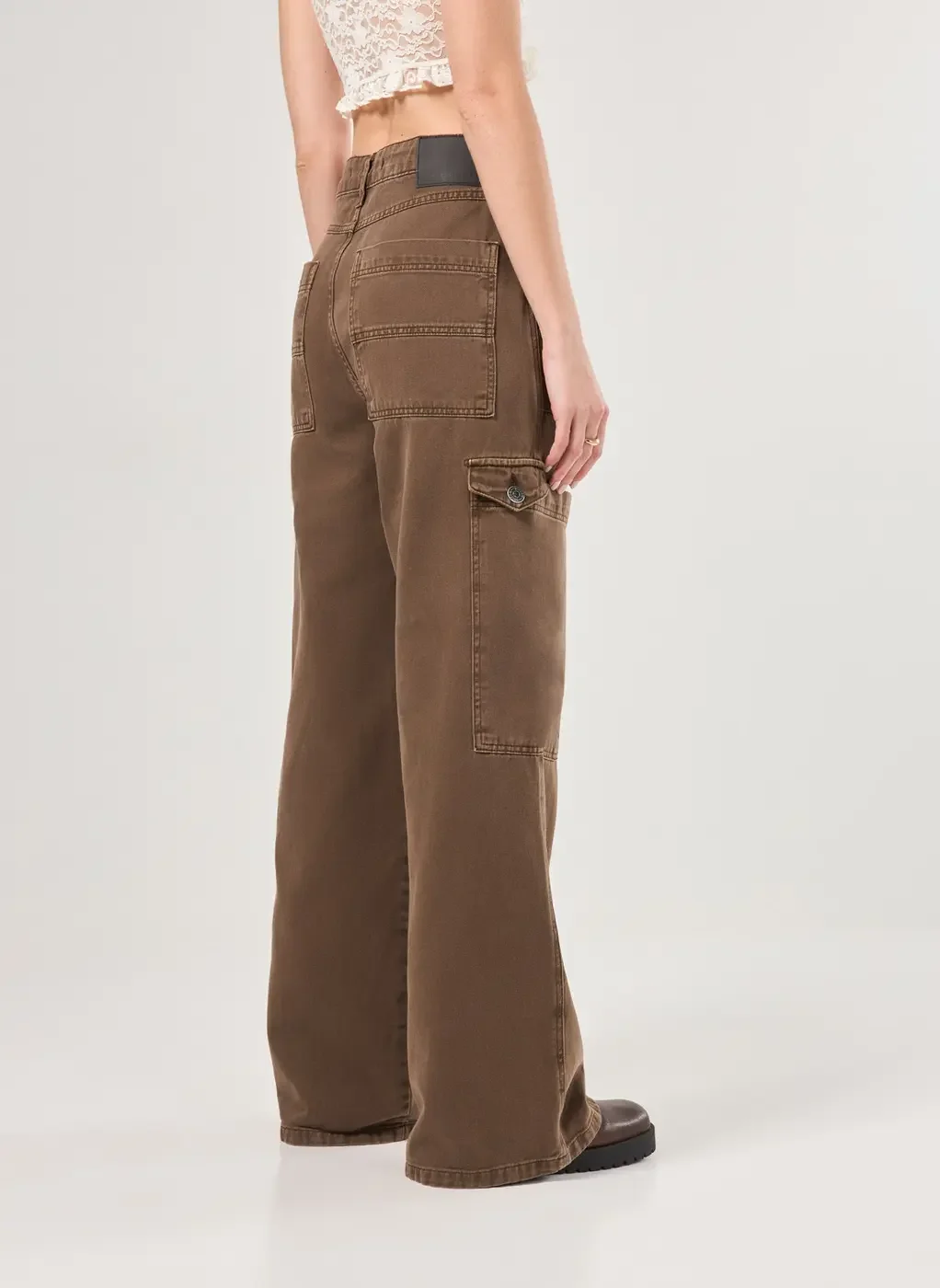 Calça Cargo Em Sarja