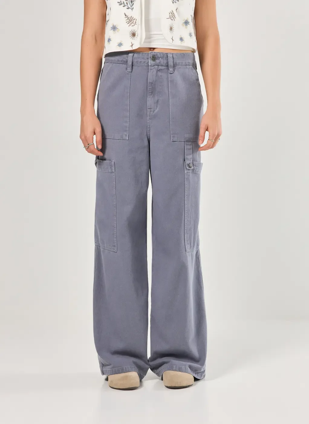 Calça Cargo Em Sarja