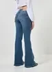 Calça Jeans Flare Com Bolsos
