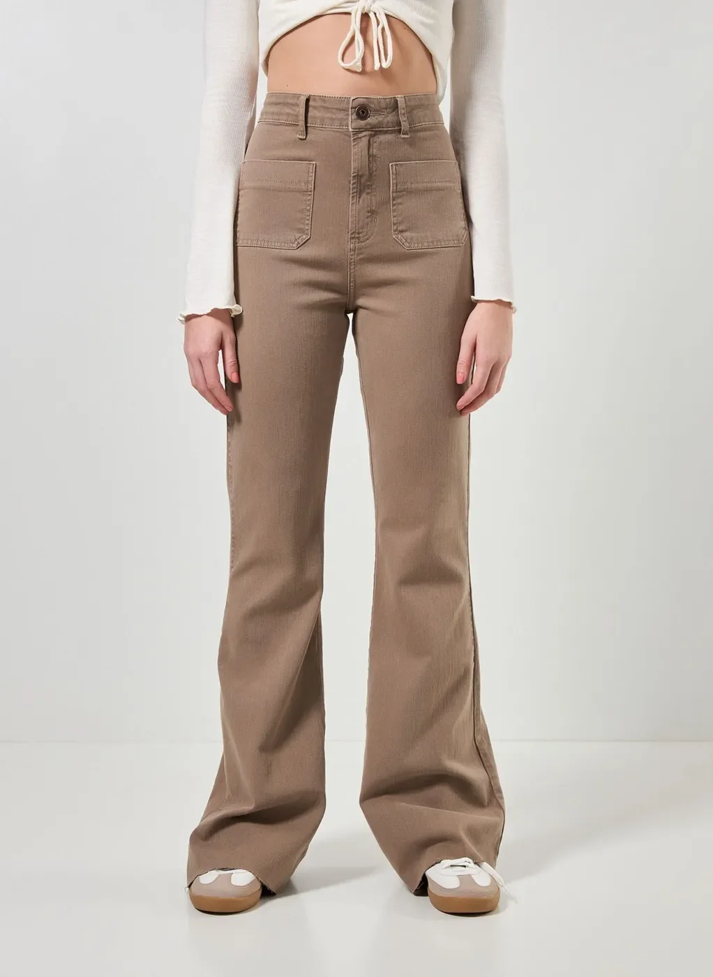 Calça Flare Sarja Com Bolsos