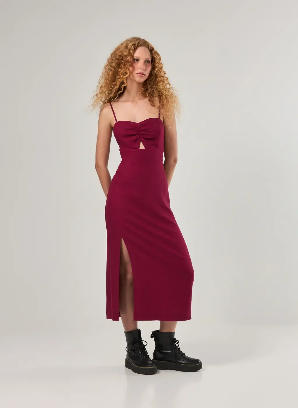 Vestido Midi Linho Recorte E Fenda