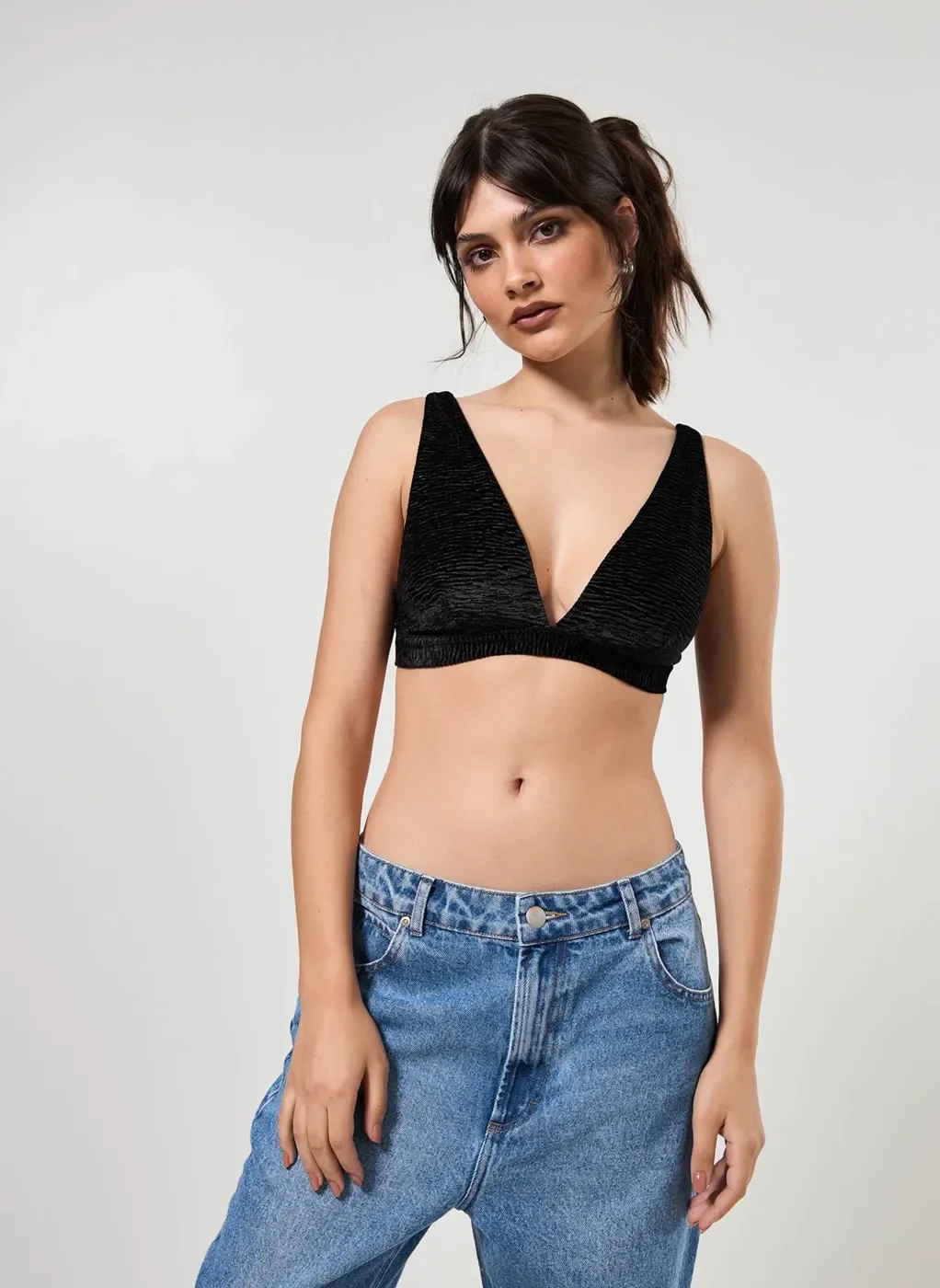 Top Em Veludo Preto Texturizado