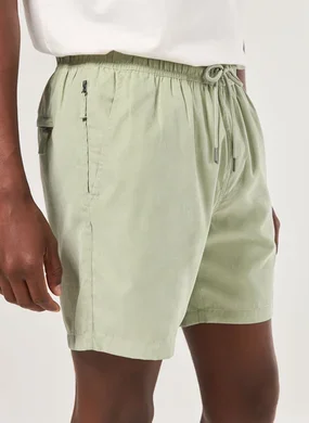 Bermuda Em Tecido Estonado