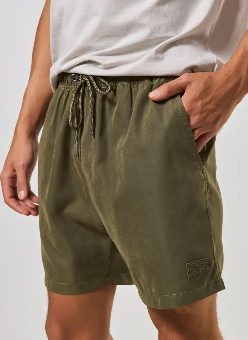 Bermuda Em Tecido Estonado