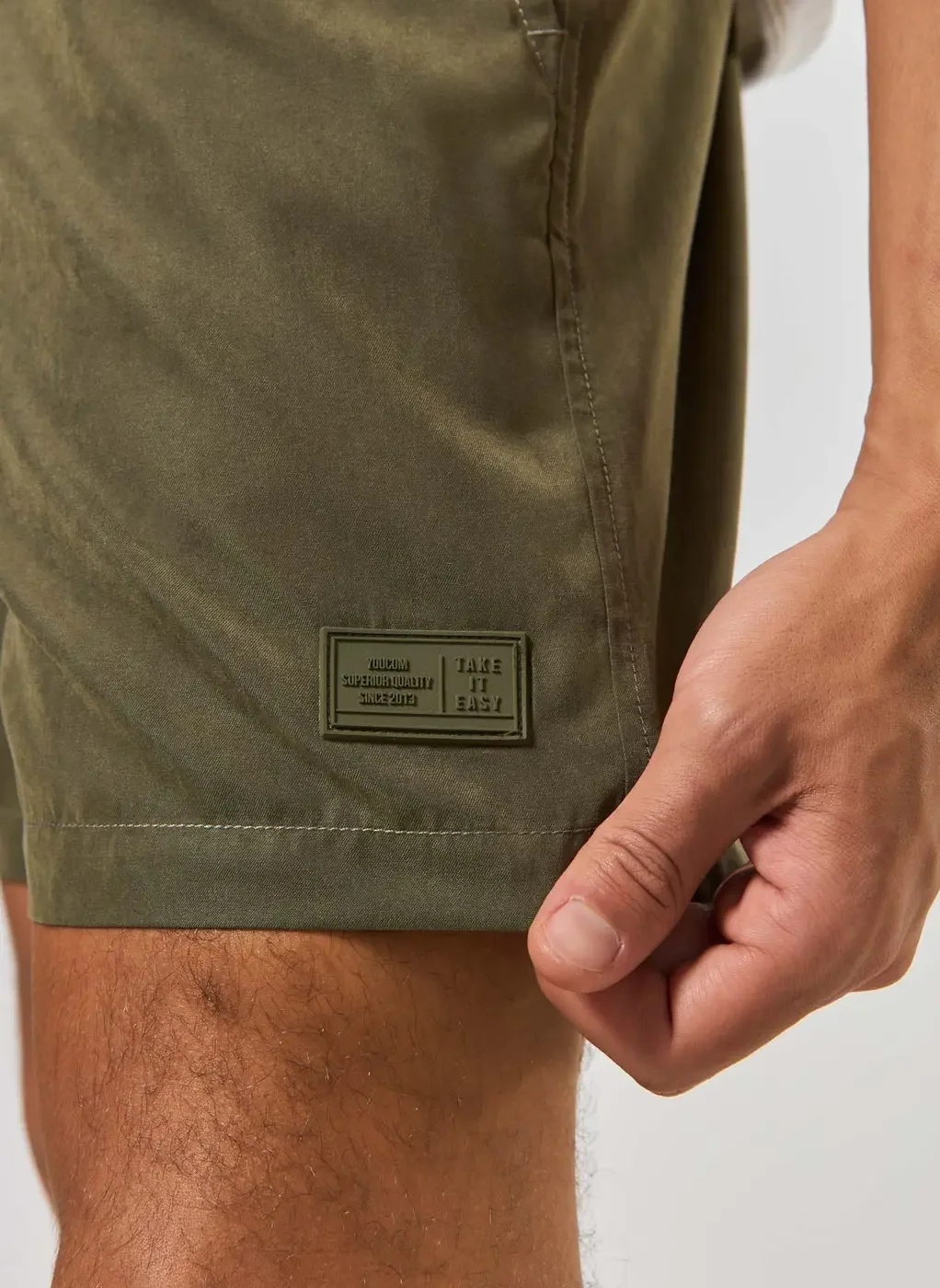 Bermuda Em Tecido Estonado