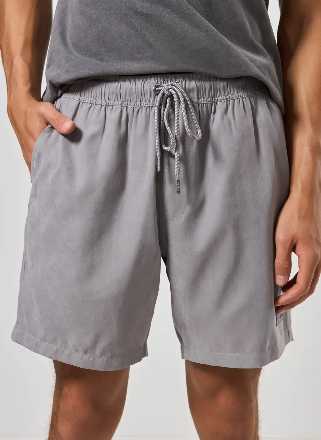 Bermuda Em Tecido Estonado