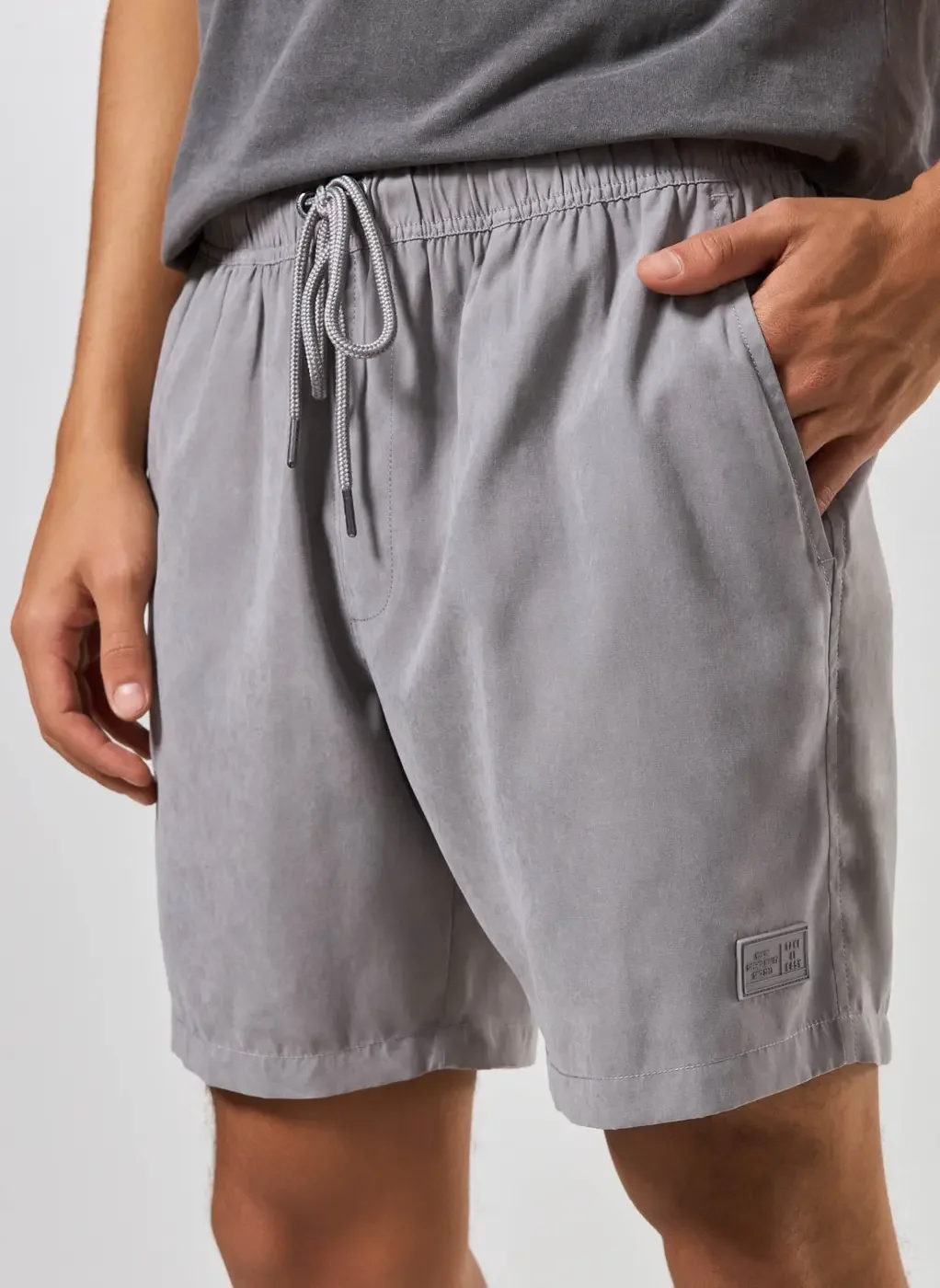 Bermuda Em Tecido Estonado