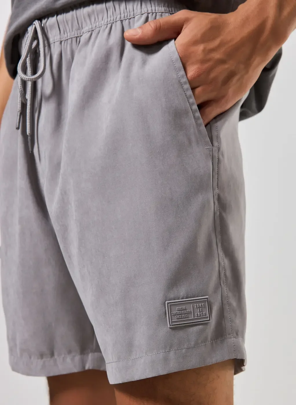 Bermuda Em Tecido Estonado