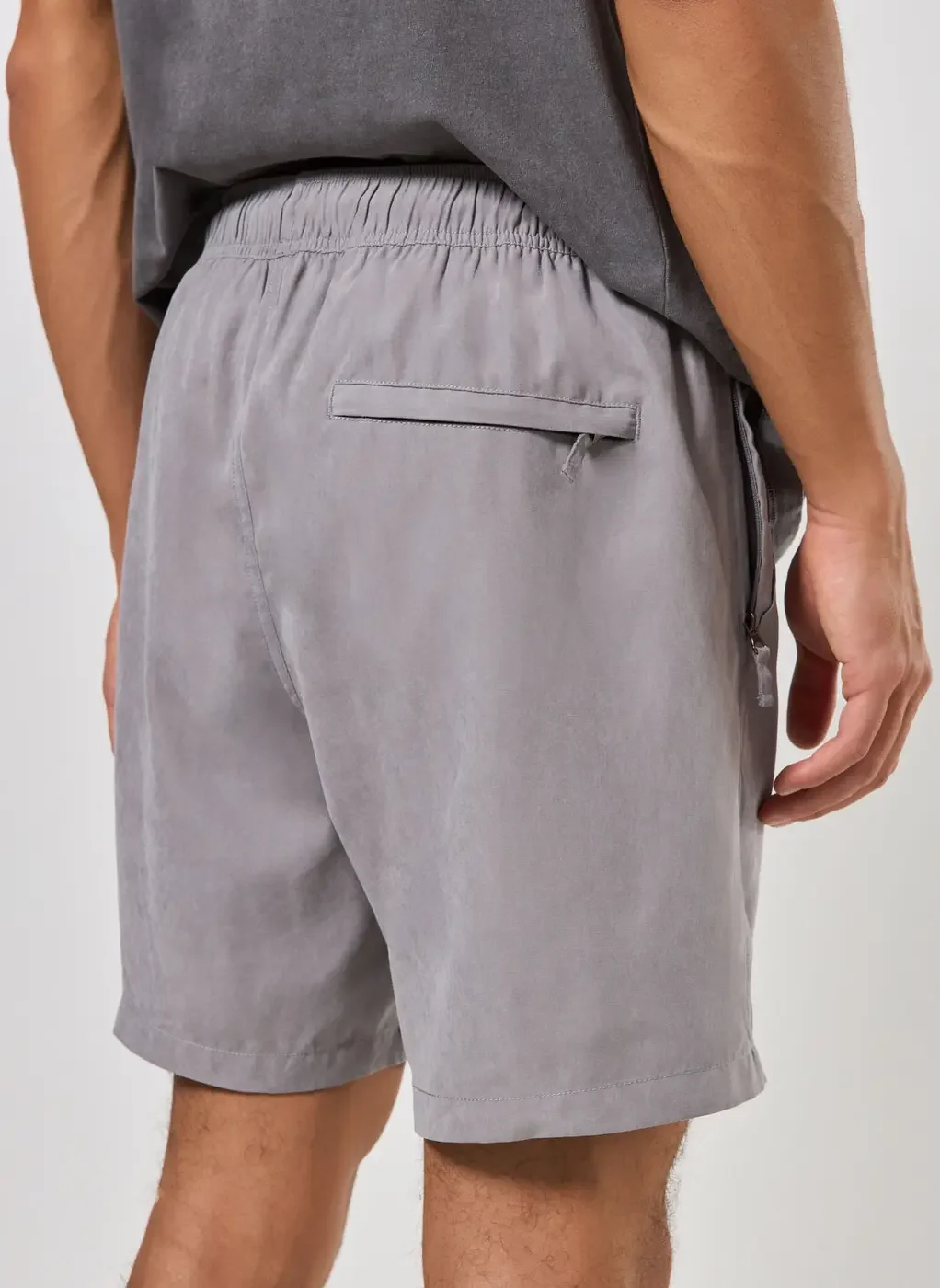 Bermuda Em Tecido Estonado