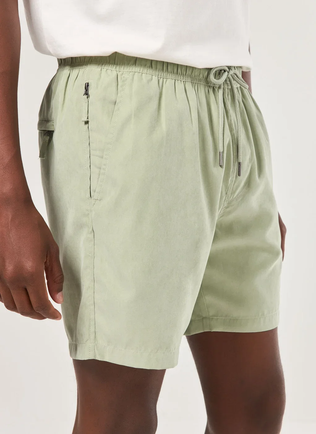 Bermuda Em Tecido Estonado