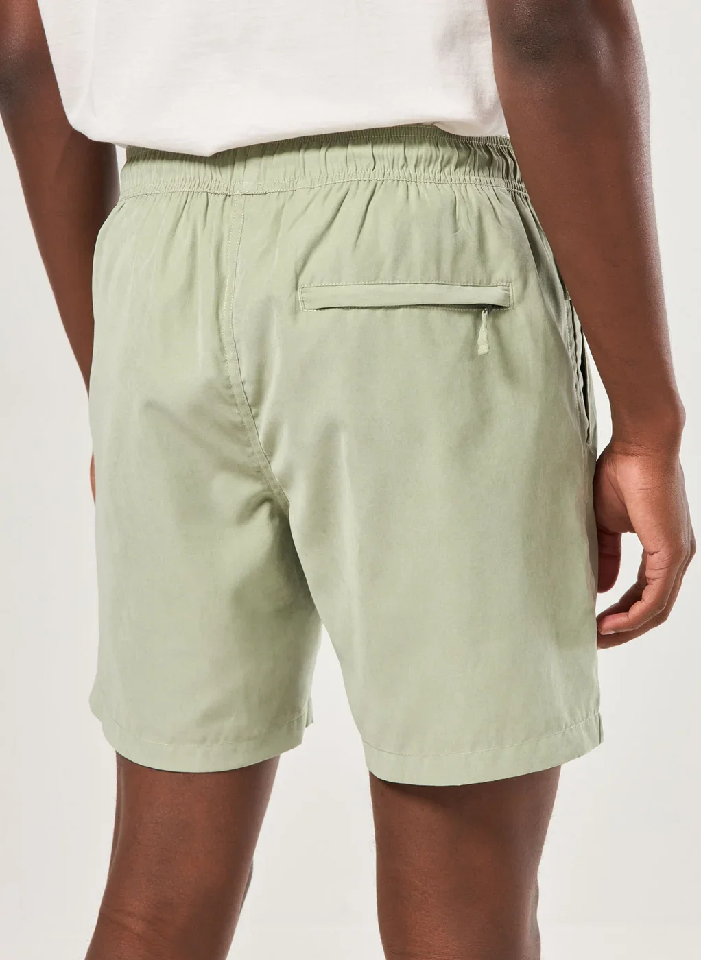 Bermuda Em Tecido Estonado