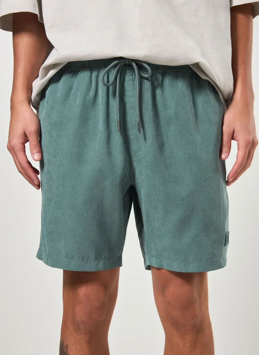 Bermuda Em Tecido Estonado