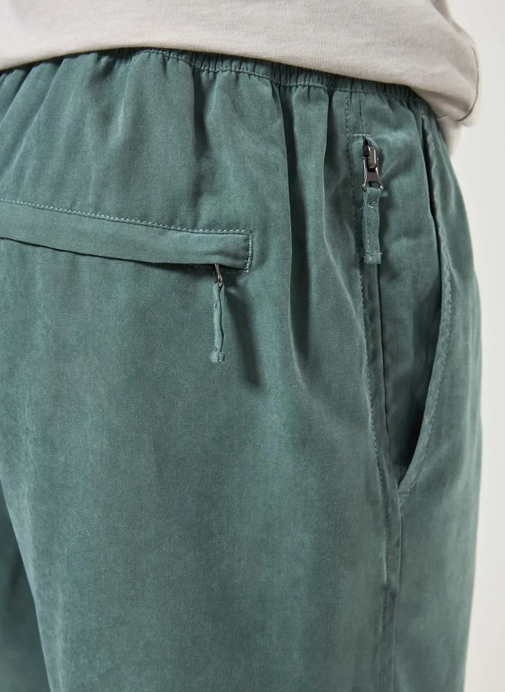 Bermuda Em Tecido Estonado