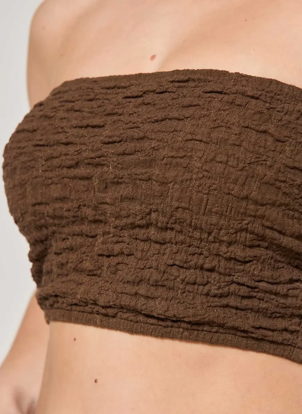 Cropped Sem Alças Marrom Textura