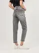 Calça Mom Em Jeans Cinza