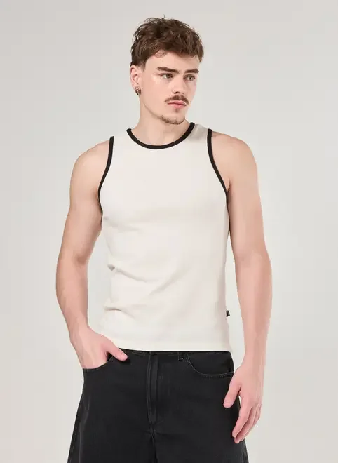 Regata Em Ribana Detalhes Contrastantes