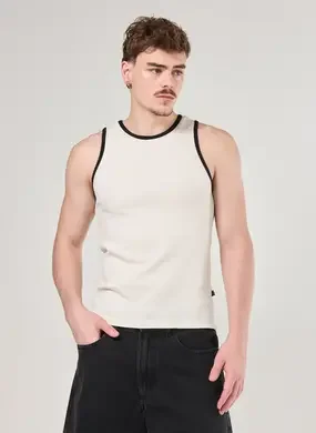 Regata Em Ribana Detalhes Contrastantes