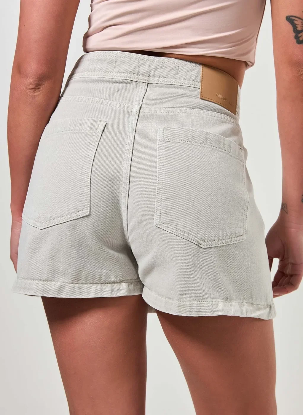 Short Saia Em Sarja Cinza