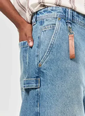 Calça Baggy Jeans Com Chaveiro