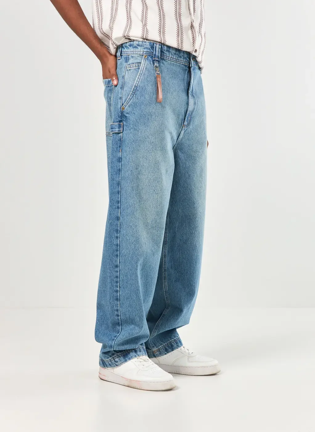 Calça Baggy Jeans Com Chaveiro