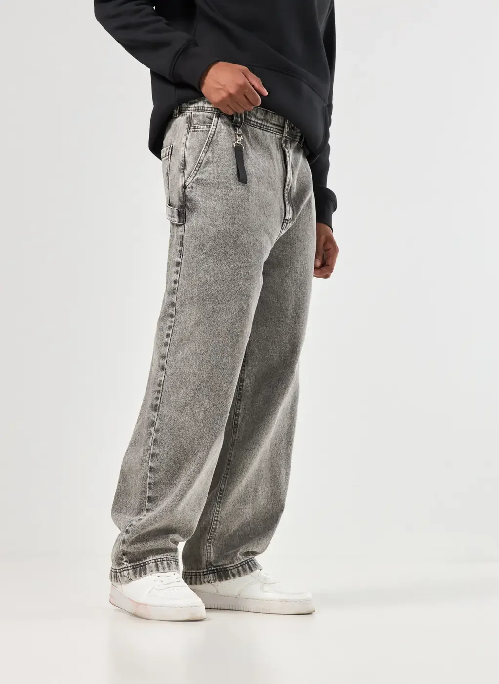 Calça Baggy Jeans Com Chaveiro