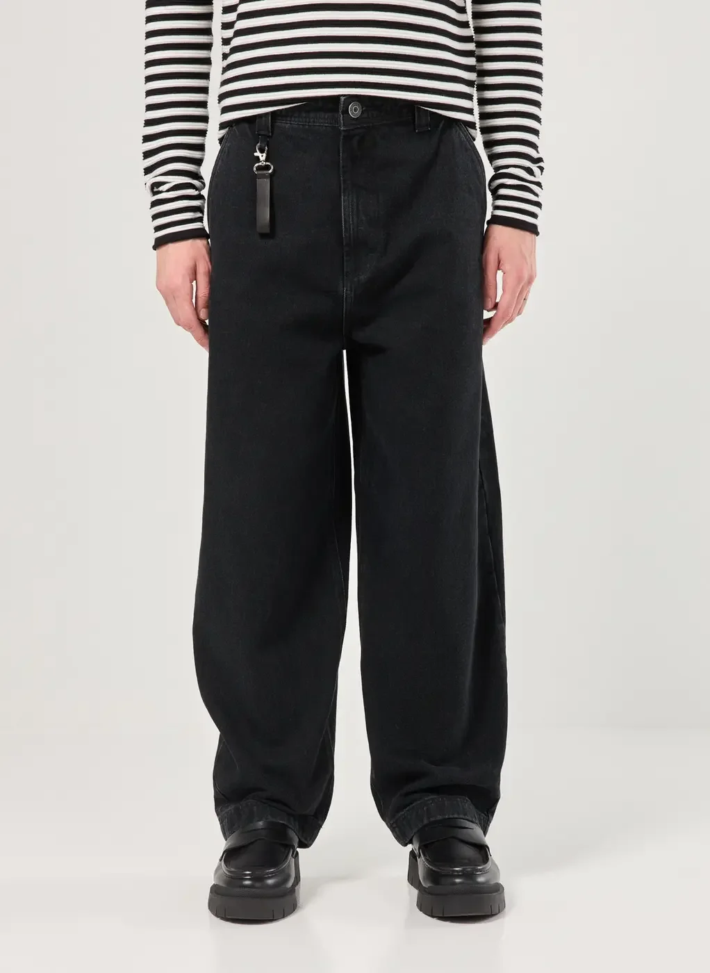 Calça Baggy Jeans Com Chaveiro