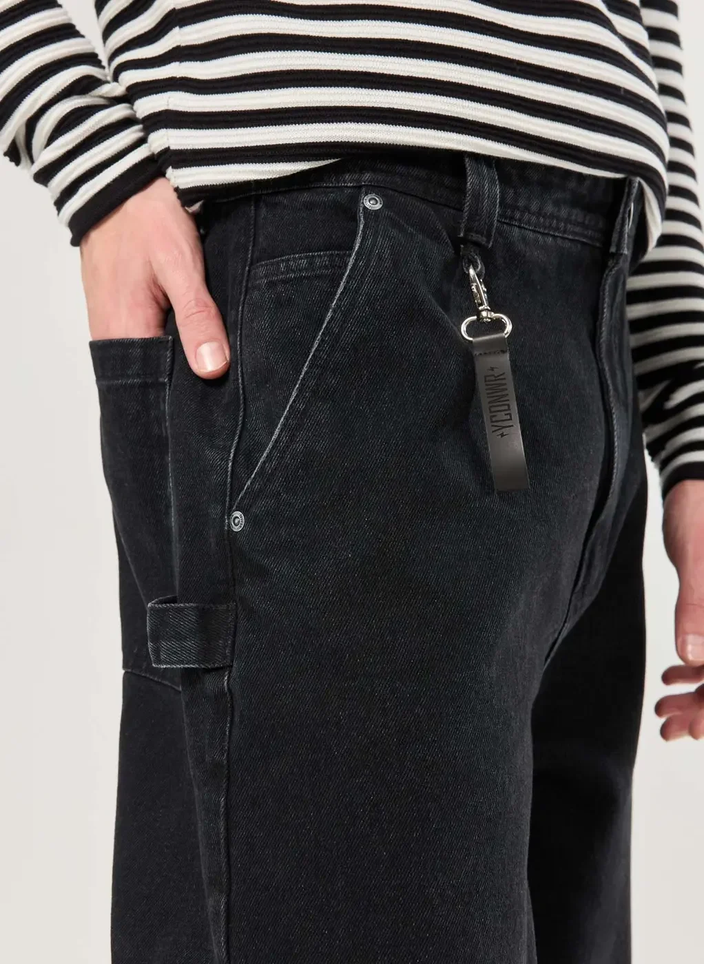 Calça Baggy Jeans Com Chaveiro