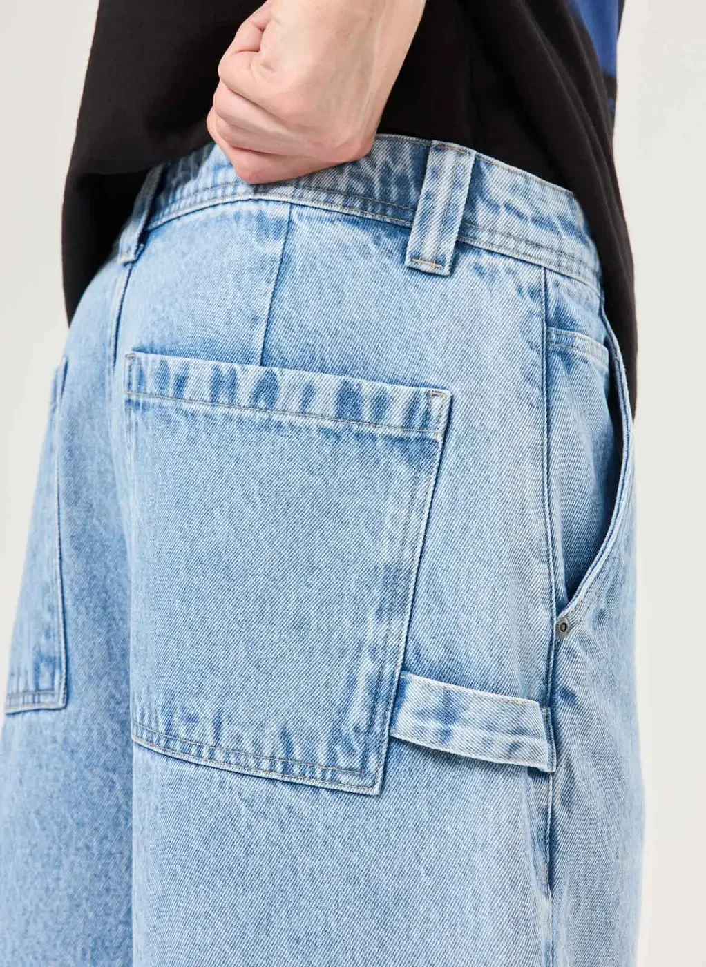 Calça Baggy Jeans Com Chaveiro