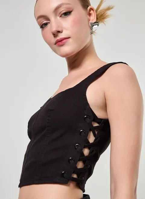 Cropped Corselet Em Sarja Preto