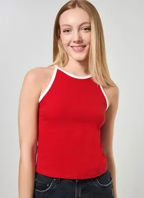 Blusa Halter Detalhe Contrastante