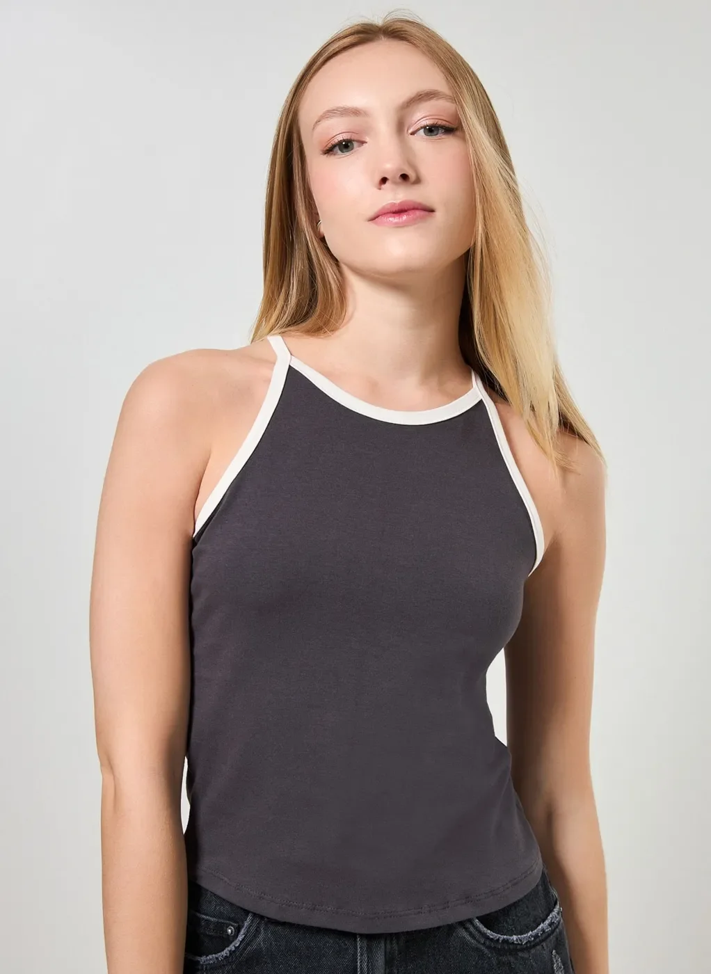 Blusa Halter Detalhe Contrastante