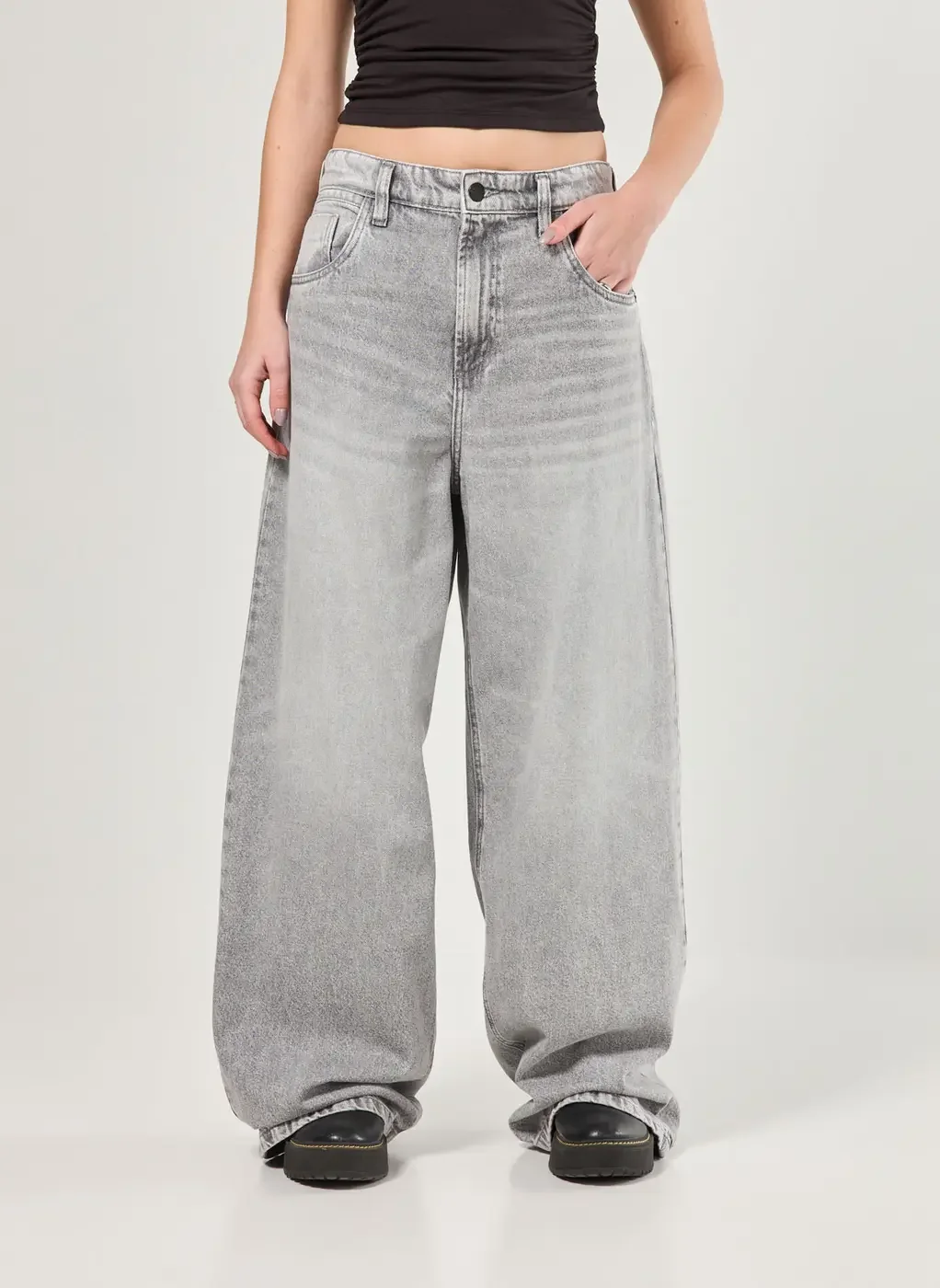 Calça Jeans Wide Leg Ampla Cintura Baixa