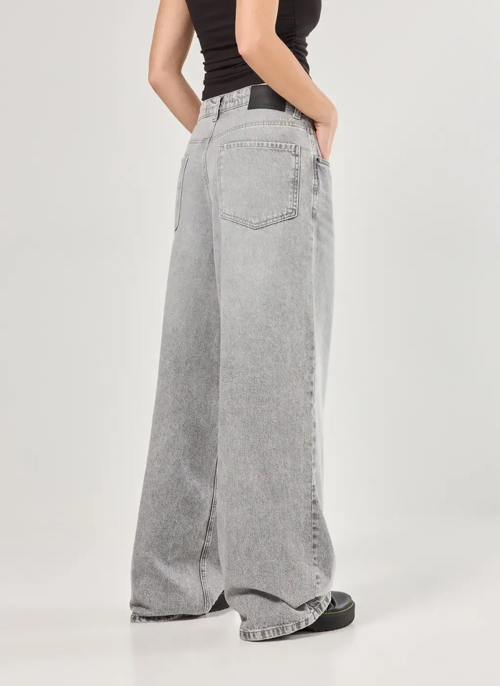 Calça Jeans Wide Leg Ampla Cintura Baixa