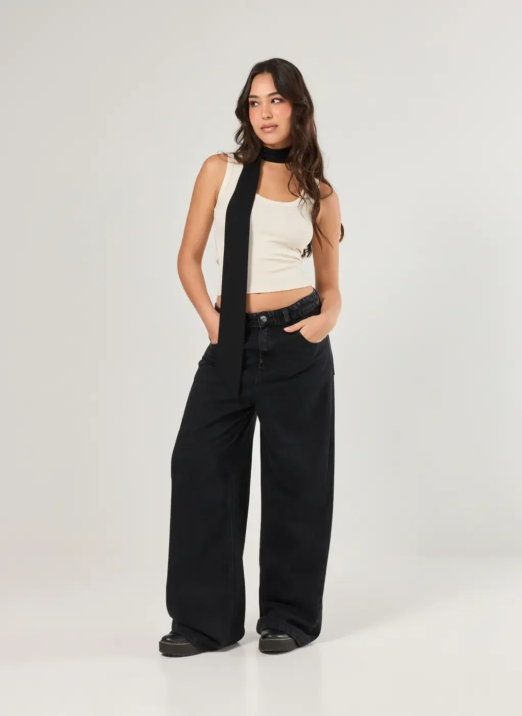 Calça Jeans Wide Leg Ampla Cintura Baixa